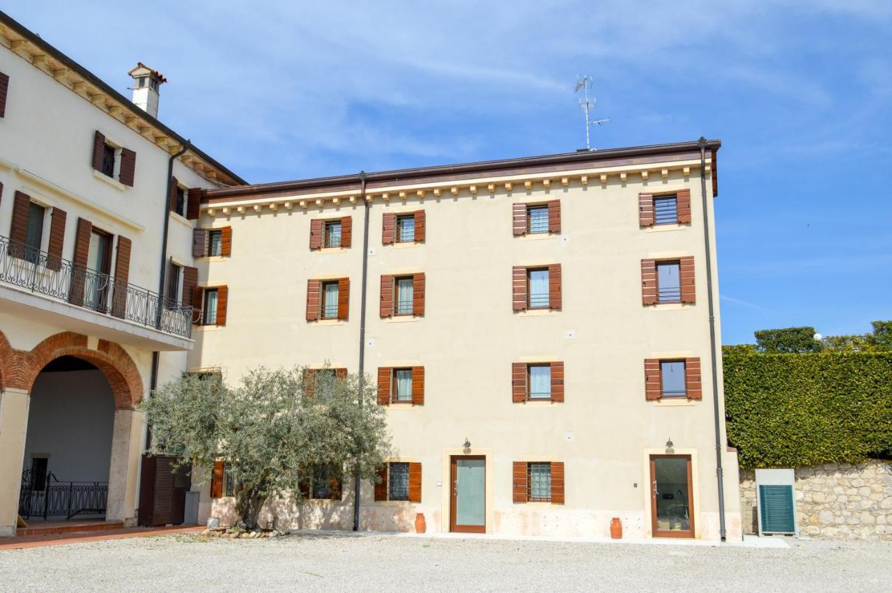 Verdeolivo 1876 - Apartments & Pool Mezzane di Sotto Exterior photo