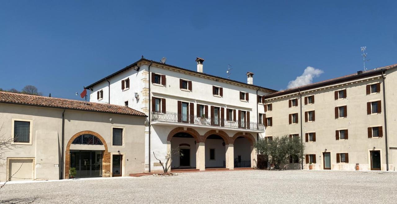 Verdeolivo 1876 - Apartments & Pool Mezzane di Sotto Exterior photo