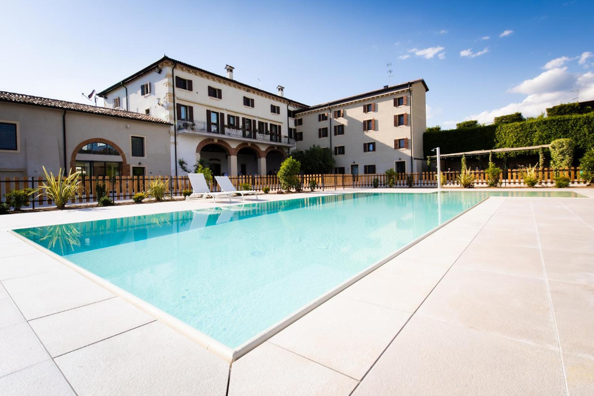 Verdeolivo 1876 - Apartments & Pool Mezzane di Sotto Exterior photo
